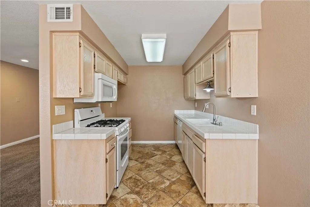 43413 30th Street W 3, Lancaster, California 93536 home-pic-16