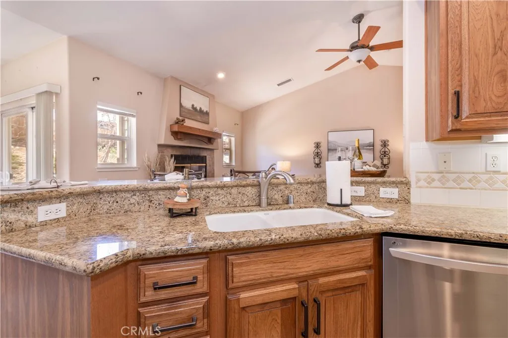 337 Pine Lane, Big Bear City, California 92314 home-pic-23