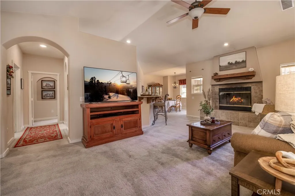 337 Pine Lane, Big Bear City, California 92314 home-pic-10