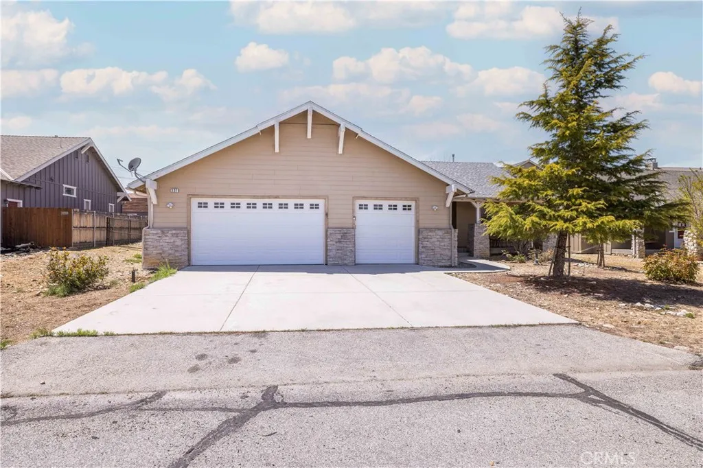 337 Pine Lane, Big Bear City, California 92314 home-pic-8