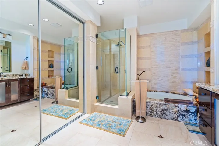 35 Northampton Court 118, Newport Beach, California 92660