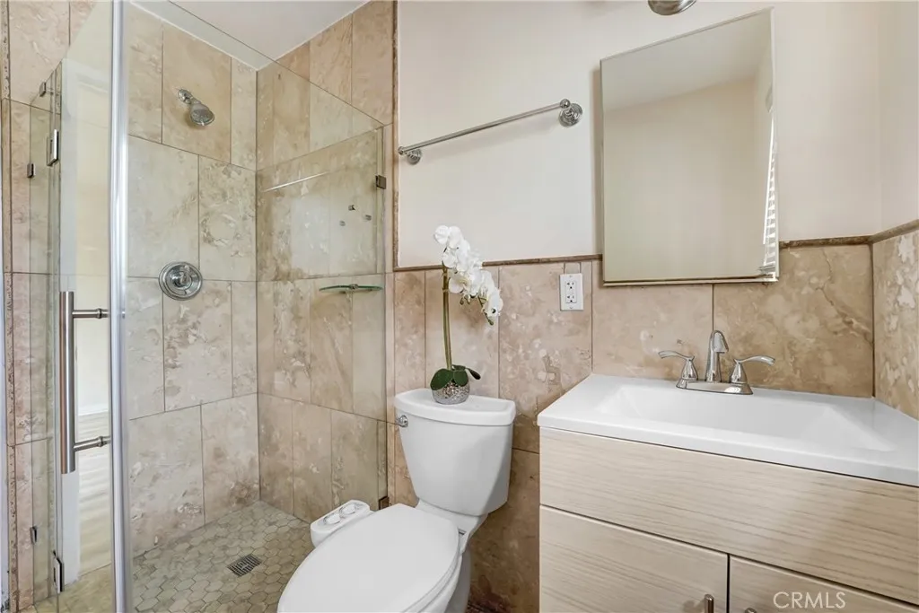 6660 Woodlake Avenue, West Hills, California 91307 home-pic-5