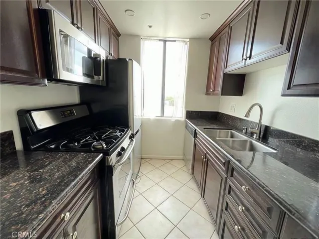7320 Hawthorn Avenue 222, Los Angeles, California 90046