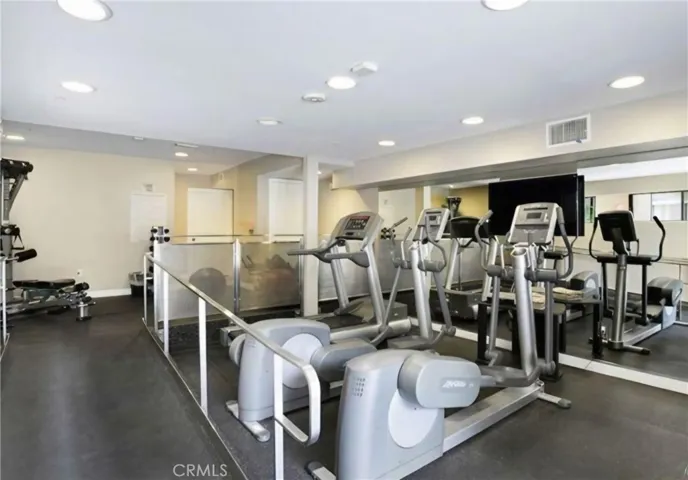 7320 Hawthorn Avenue 222, Los Angeles, California 90046