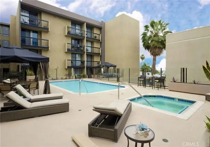 7320 Hawthorn Avenue 222, Los Angeles, California 90046
