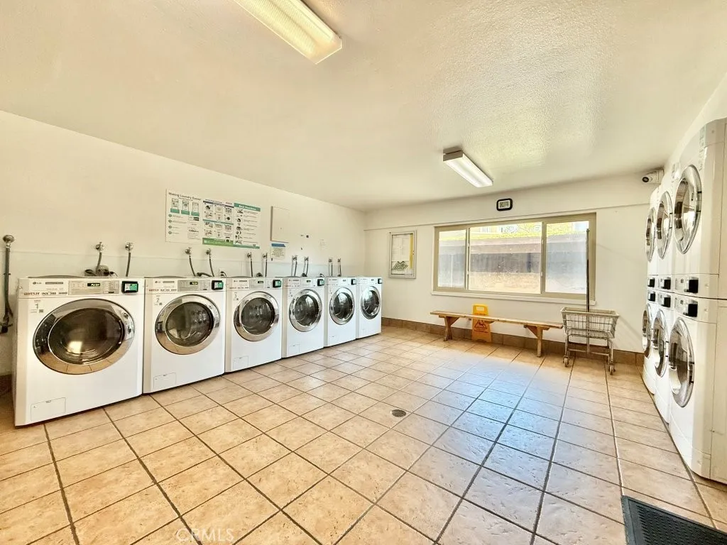 7890 E Spring Street 2f, Long Beach, California 90815 home-pic-38