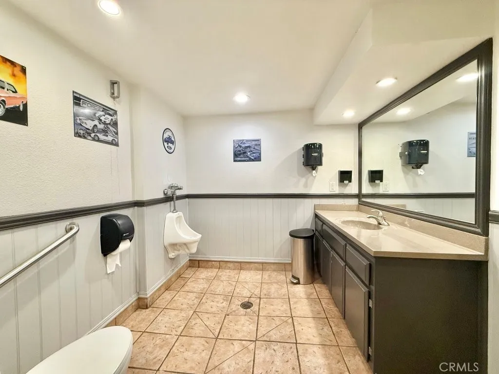 7890 E Spring Street 2f, Long Beach, California 90815 home-pic-34
