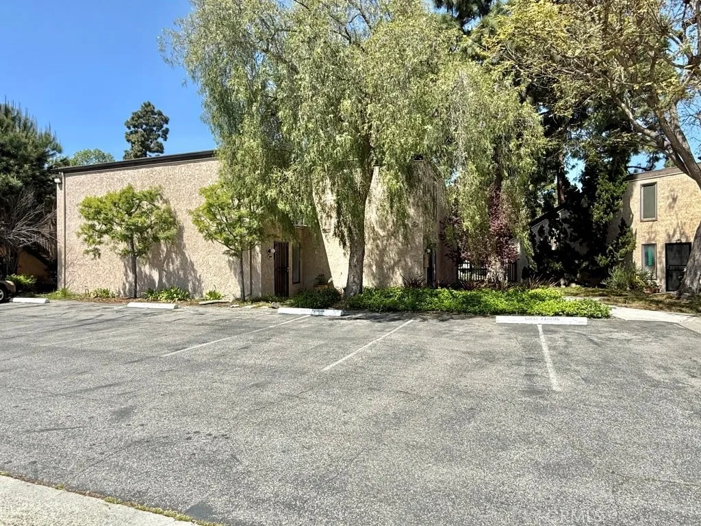 7890 E Spring Street 2f, Long Beach, California 90815 home-pic-55