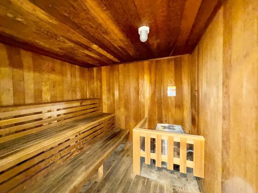 7890 E Spring Street 2f, Long Beach, California 90815 home-pic-32