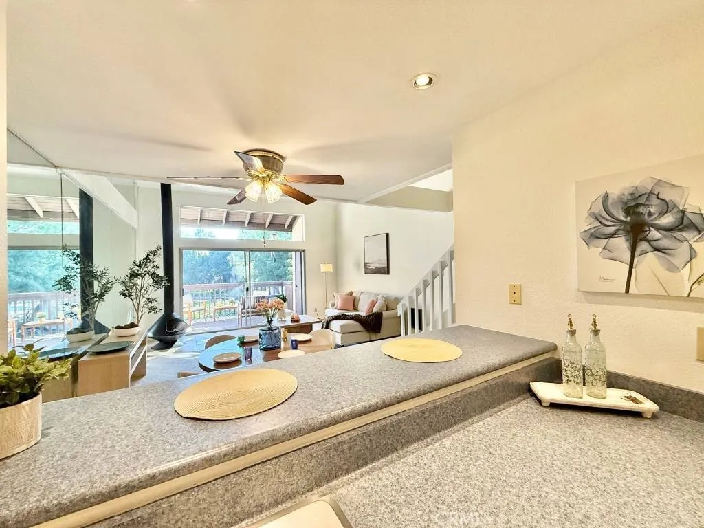 7890 E Spring Street 2f, Long Beach, California 90815 home-pic-9