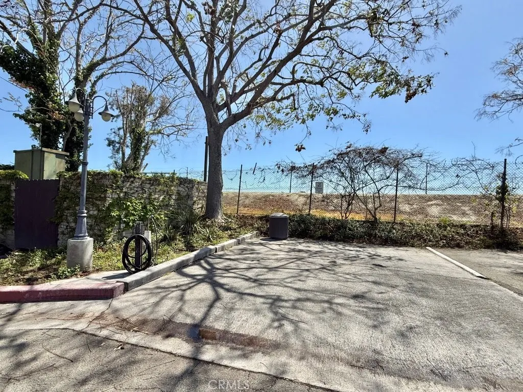 7890 E Spring Street 2f, Long Beach, California 90815 home-pic-57