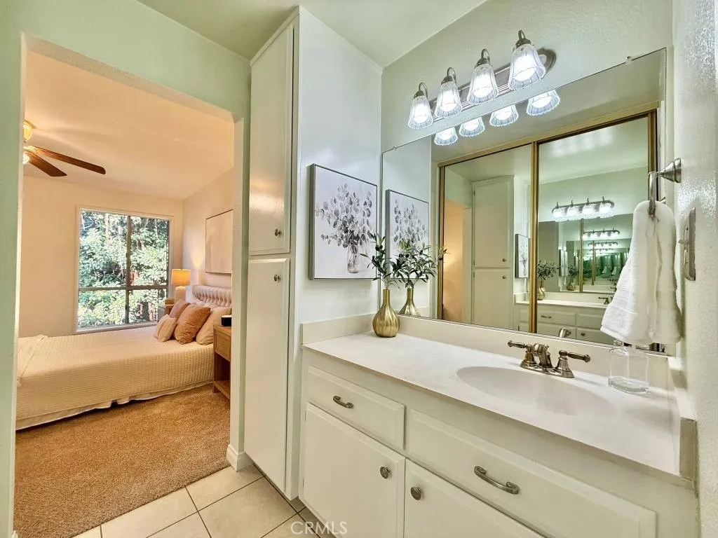 7890 E Spring Street 2f, Long Beach, California 90815 home-pic-3