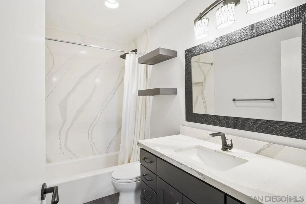 2445 Brant St 613, San Diego, California 92101 home-pic-16