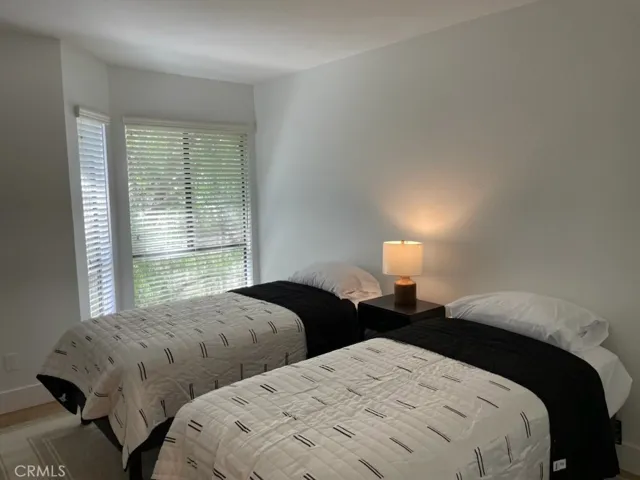 Guest Bedroom with 2 twin beds
