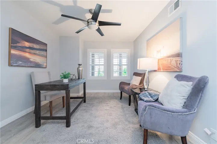 2nd bedroom that can be used as an office