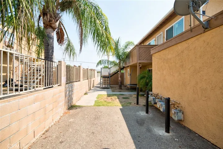 1074 N Willow Avenue, Rialto, California 92376