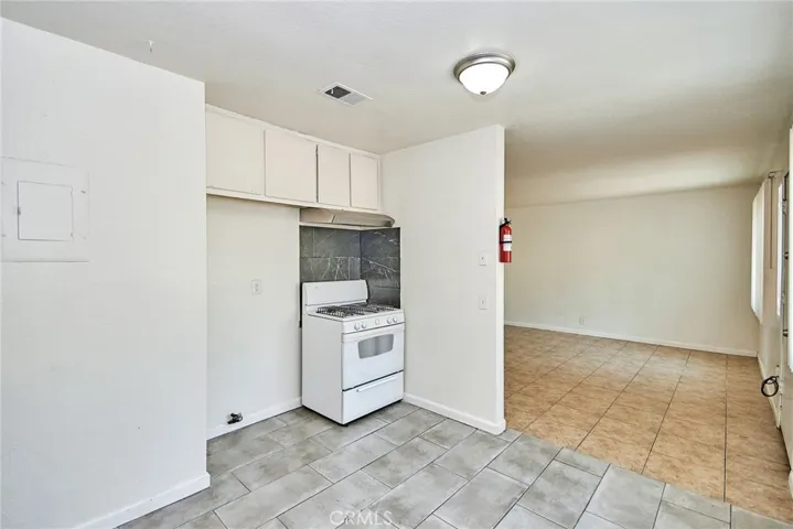 1074 N Willow Avenue, Rialto, California 92376