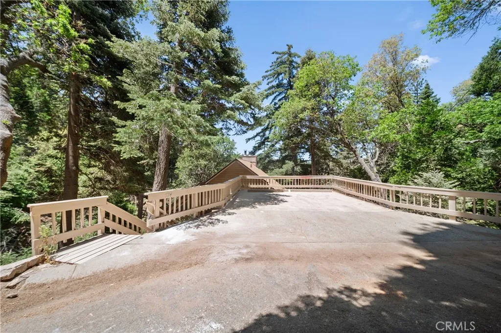 574 Mill Court, Lake Arrowhead, California 92352 home-pic-32