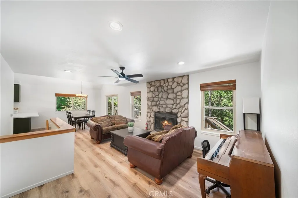 574 Mill Court, Lake Arrowhead, California 92352 home-pic-3