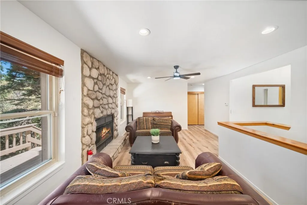 574 Mill Court, Lake Arrowhead, California 92352 home-pic-4