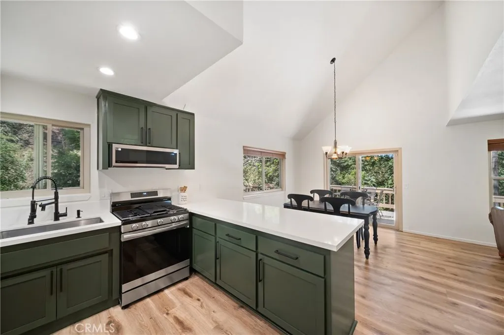 574 Mill Court, Lake Arrowhead, California 92352 home-pic-8
