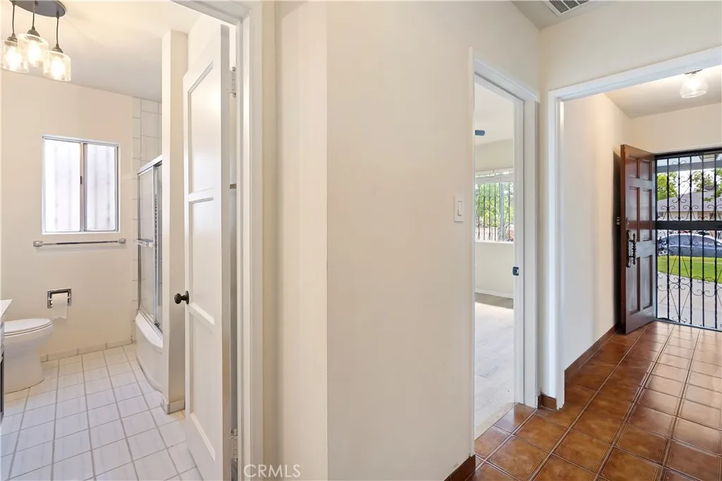 6255 Satsuma Avenue, North Hollywood, California 91606 home-pic-19