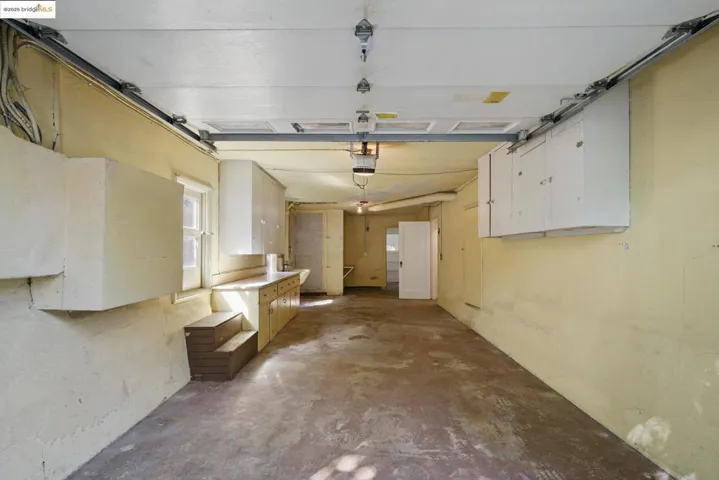 4689 Reinhardt Dr, Oakland, California 94619