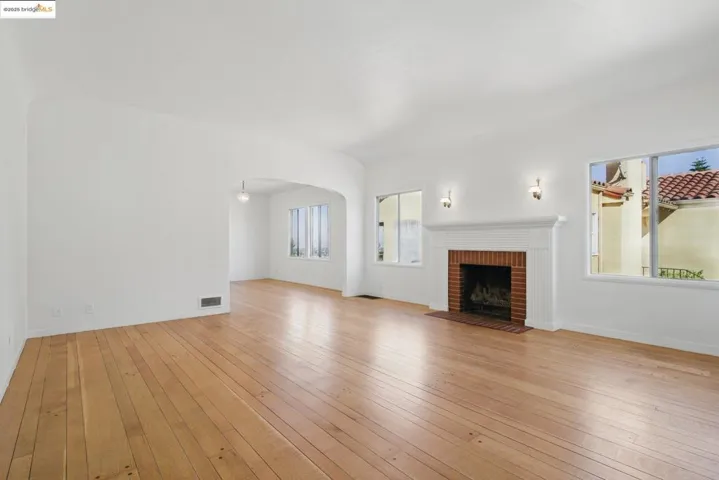 4689 Reinhardt Dr, Oakland, California 94619