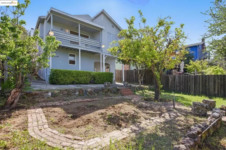 4689 Reinhardt Dr, Oakland, California 94619