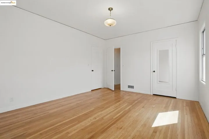 4689 Reinhardt Dr, Oakland, California 94619