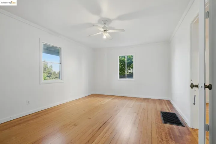4689 Reinhardt Dr, Oakland, California 94619