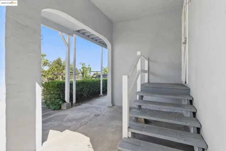 4689 Reinhardt Dr, Oakland, California 94619
