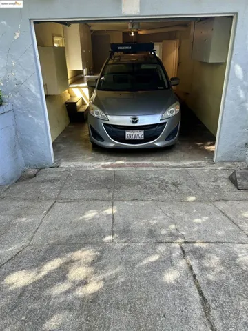 4689 Reinhardt Dr, Oakland, California 94619