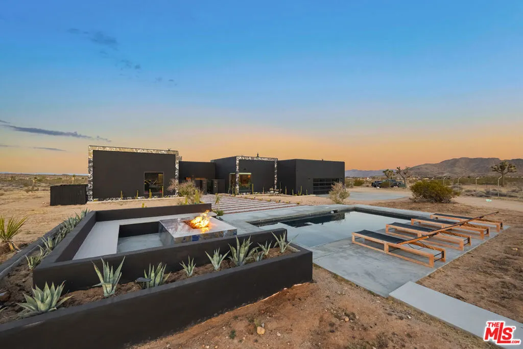 60376 Tacoma Court, Joshua Tree, California 92252 home-pic-1