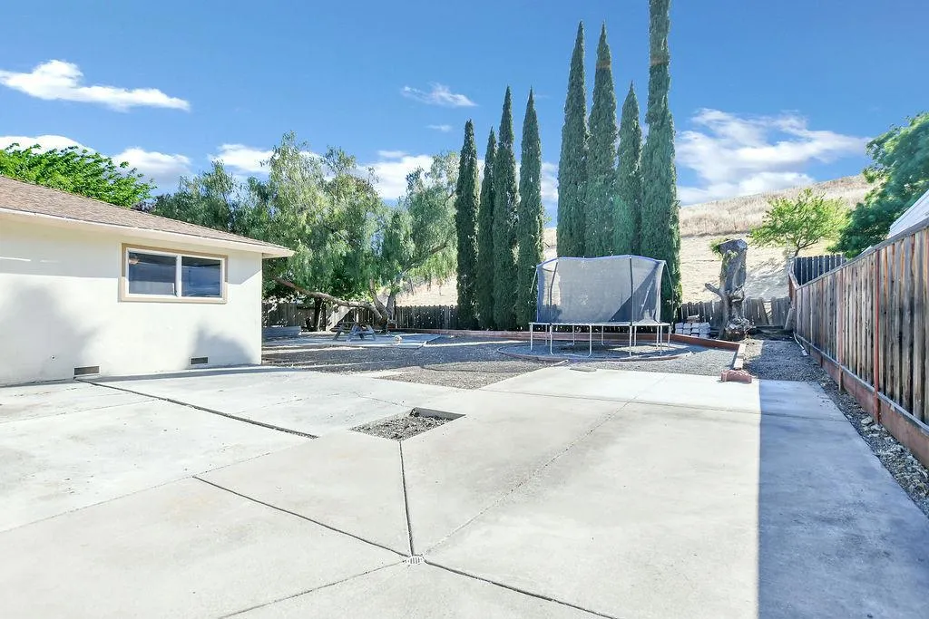 4453 Palo Verde Drive, Pittsburg, California 94565 home-pic-15