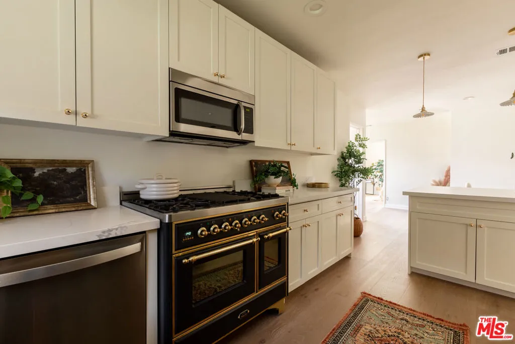 5018 Valleydale Avenue, Los Angeles, California 90043 home-pic-13