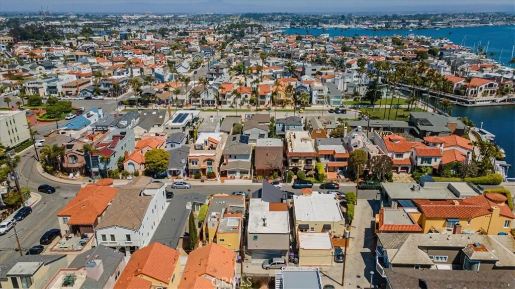 29 W Neapolitan Lane, Long Beach, California 90803 home-pic-57