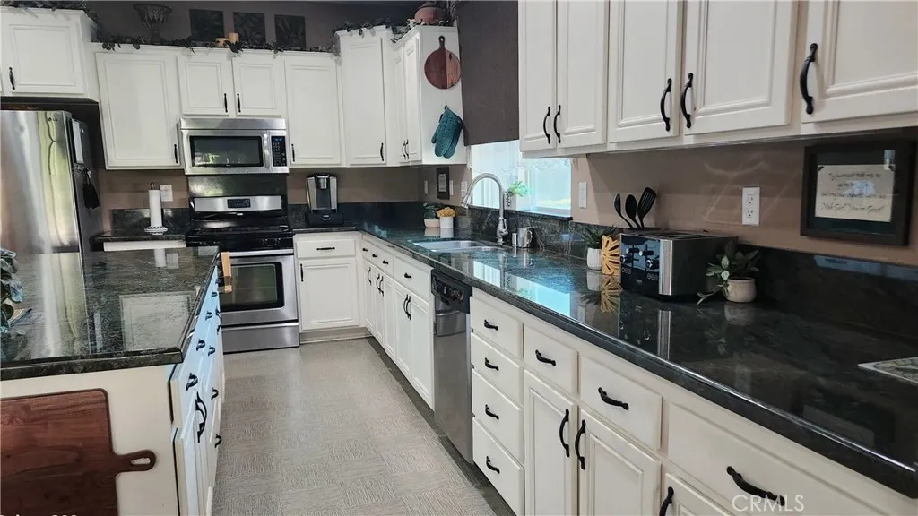 28181 Horizon Court, Menifee, California 92585 home-pic-16