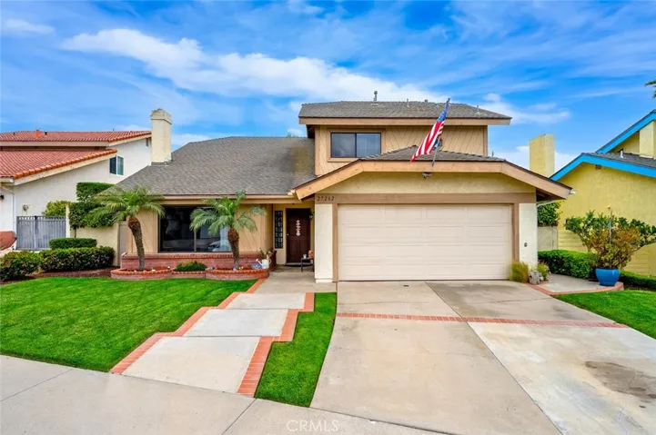 Front view of lovely home in cul-de-sac