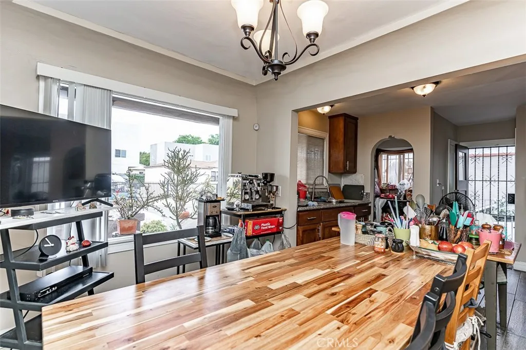 8462 S Denker Avenue, Los Angeles, California 90047 home-pic-8