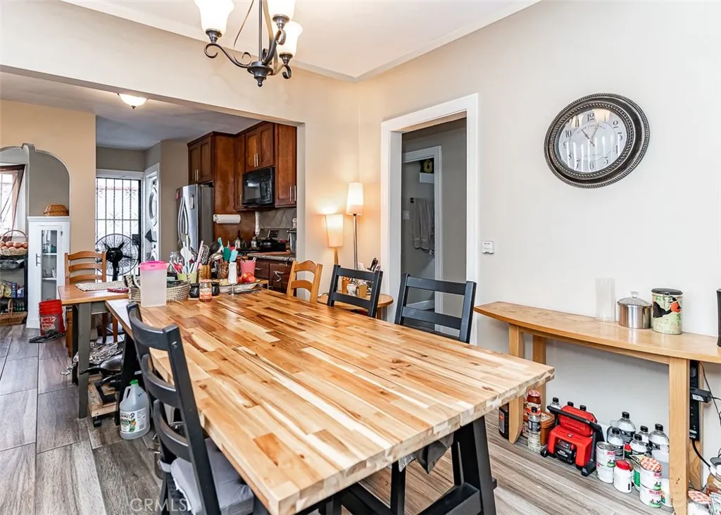 8462 S Denker Avenue, Los Angeles, California 90047 home-pic-7