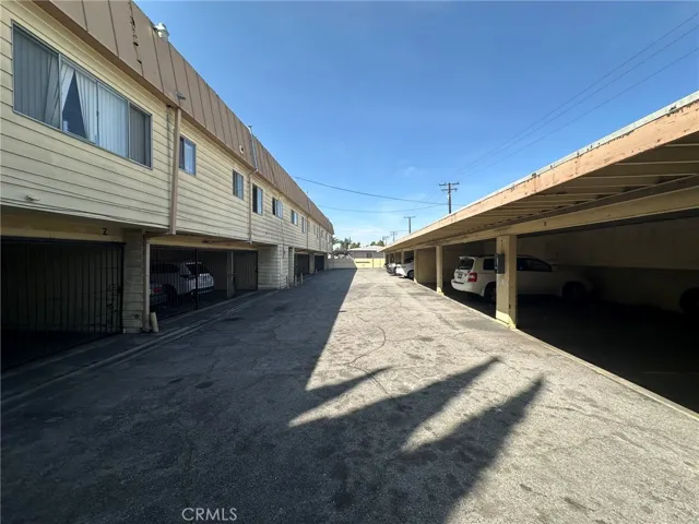 2124 N Santa Fe Avenue, Compton, California 90222