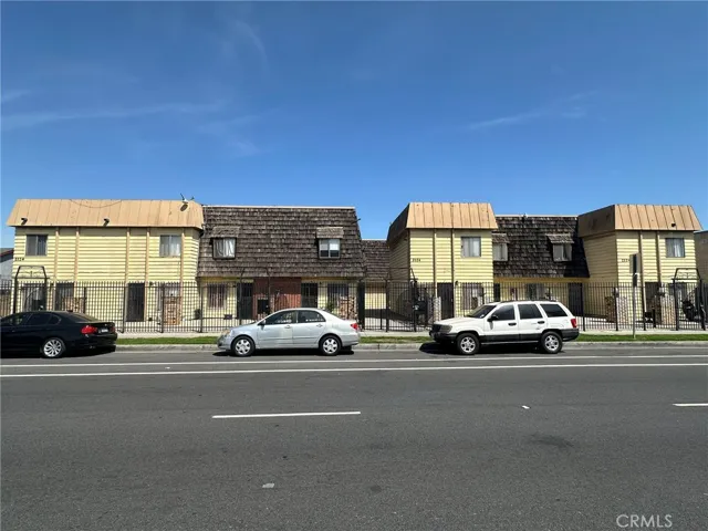2124 N Santa Fe Avenue, Compton, California 90222