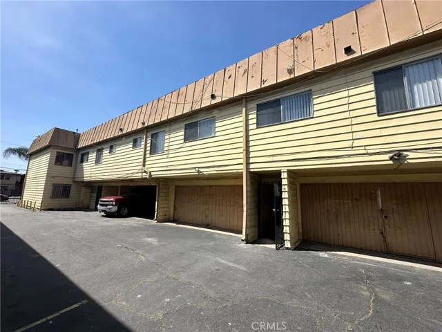 2124 N Santa Fe Avenue, Compton, California 90222