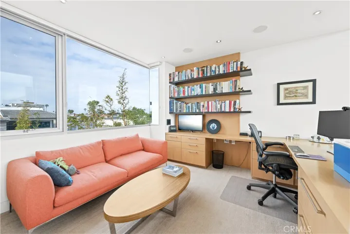 5490 E The Toledo, Long Beach, California 90803