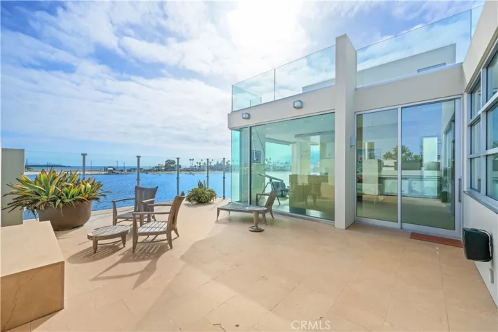5490 E The Toledo, Long Beach, California 90803