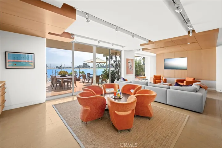 5490 E The Toledo, Long Beach, California 90803