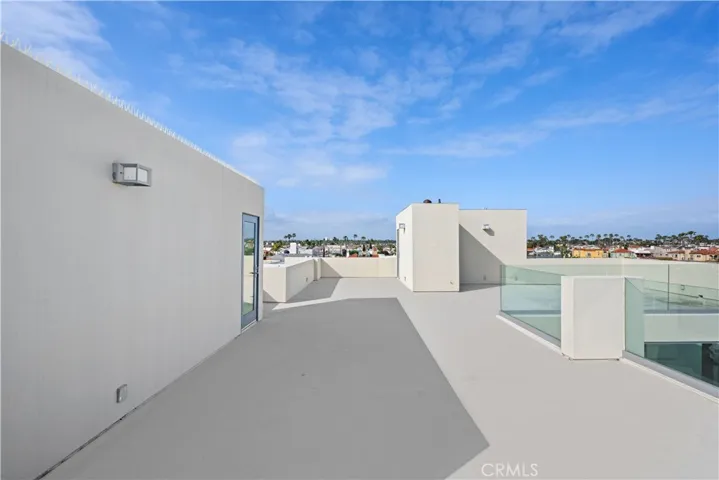 5490 E The Toledo, Long Beach, California 90803