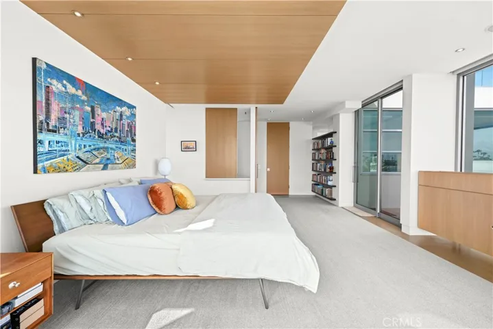 5490 E The Toledo, Long Beach, California 90803