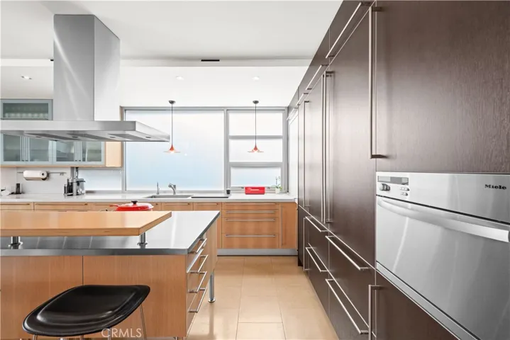 5490 E The Toledo, Long Beach, California 90803